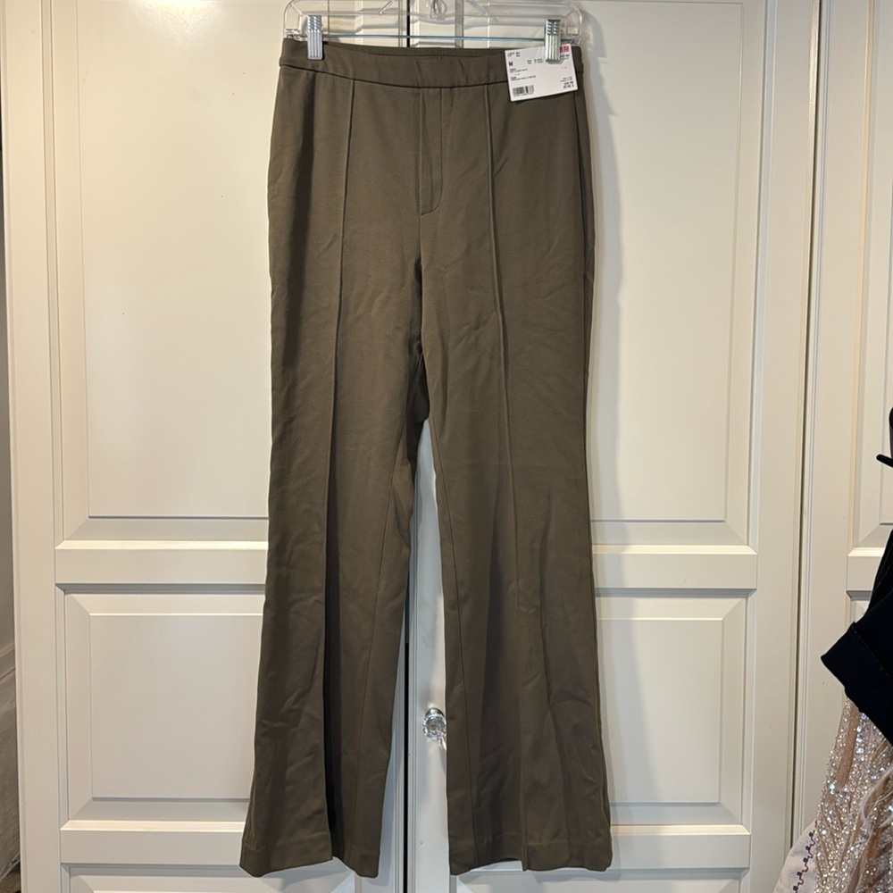 BNWT Uniqlo Stretch Easy Flare Pants size M